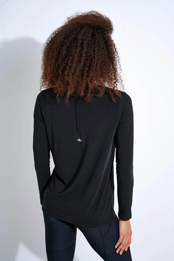 商品Alo|Motion Long Sleeve - Black,价格¥643,第4张图片详细描述