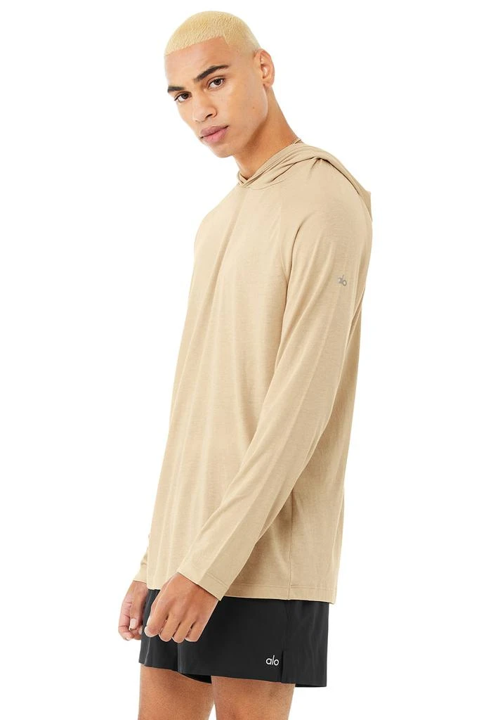 商品Alo|Core Hooded Runner - Sand Dune,价格¥356,第3张图片详细描述