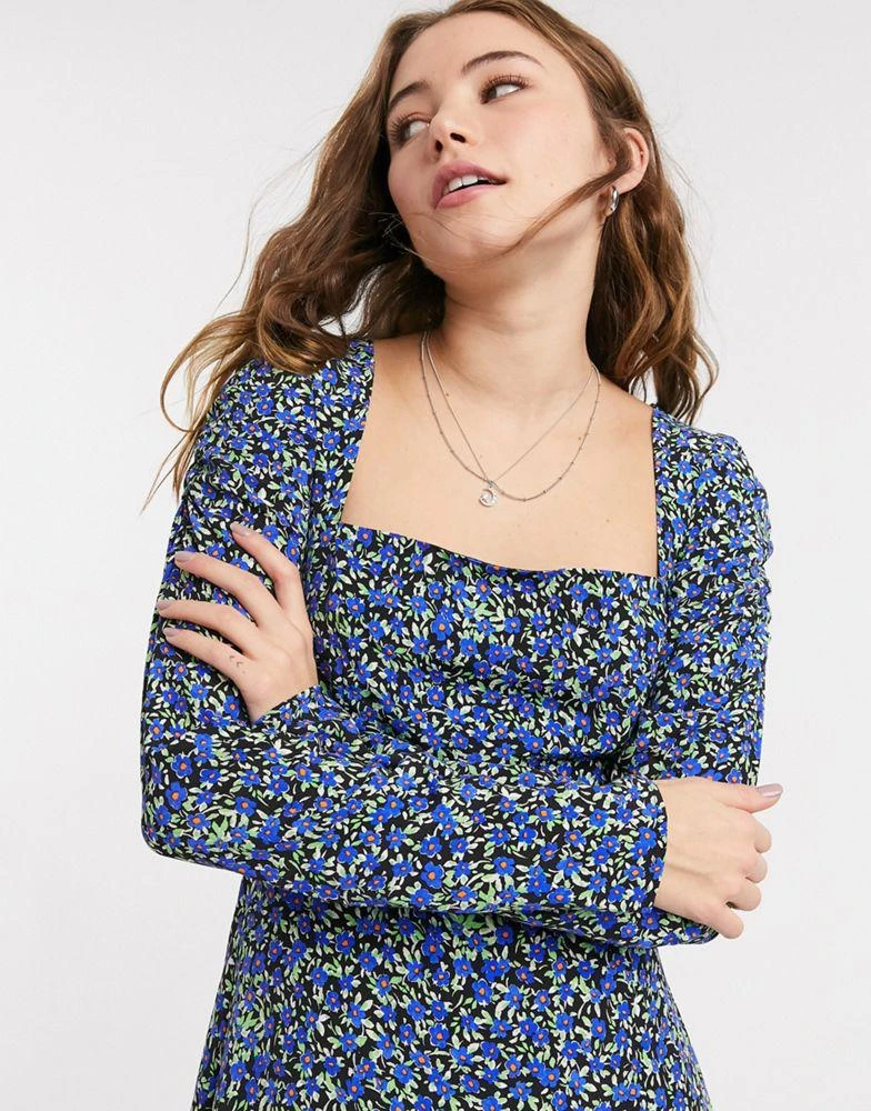 商品Bershka|Bershka square neck midi floral dress in blue,价格¥153,第3张图片详细描述