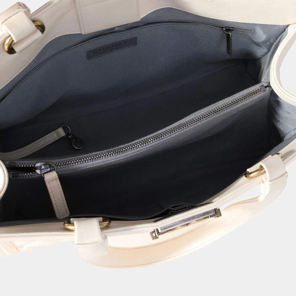 商品[二手商品] Chanel|Chanel White Leather Large Boy Shopping Tote Bag ,价格¥28450,第5张图片详细描述