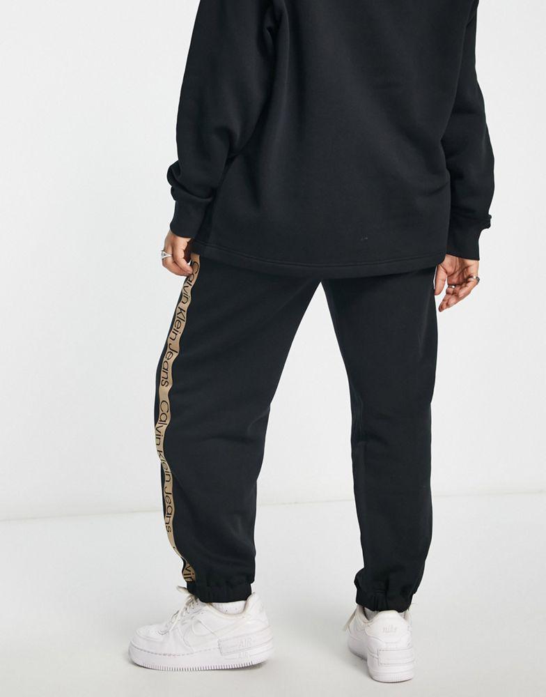 Calvin Klein Jeans Plus logo tape joggers in black商品第2张图片规格展示