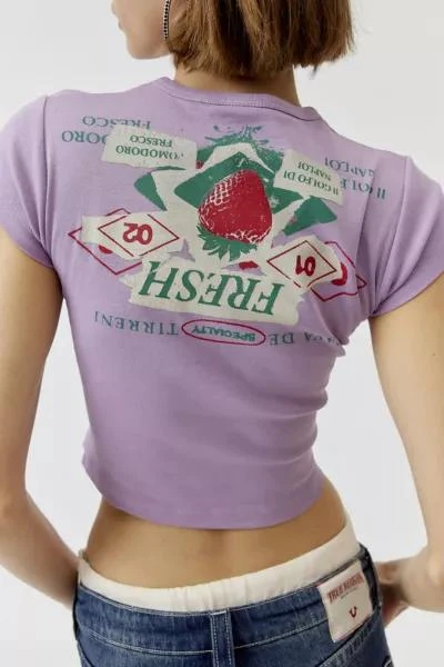 商品Urban Outfitters|Campania Fresh Strawberries Baby Tee,价格¥269,第2张图片详细描述