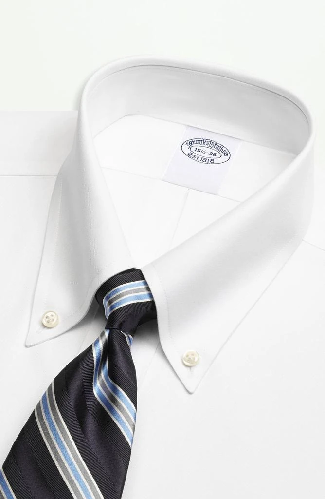 商品Brooks Brothers|Solid Non-Iron Regular Fit Dress Shirt,价格¥384,第4张图片详细描述