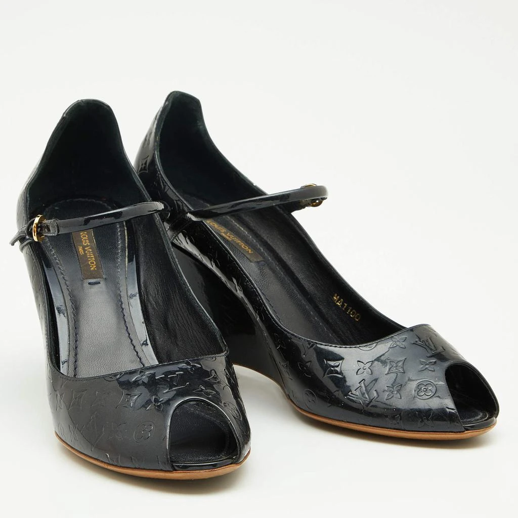 商品[二手商品] Louis Vuitton|Louis Vuitton Navy Blue Monogram Patent Leather Peep Toe Ankle Strap Wedge Pumps Size 38.5,价格¥2669,第4张图片详细描述