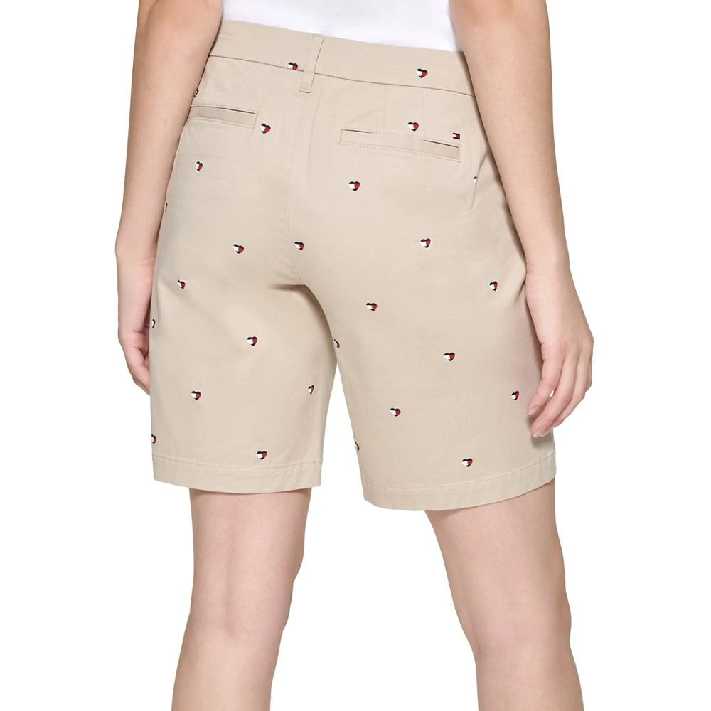 商品Tommy Hilfiger|Women's TH Flex Heart Flag 9 Inch Chino Shorts,价格¥375,第2张图片详细描述