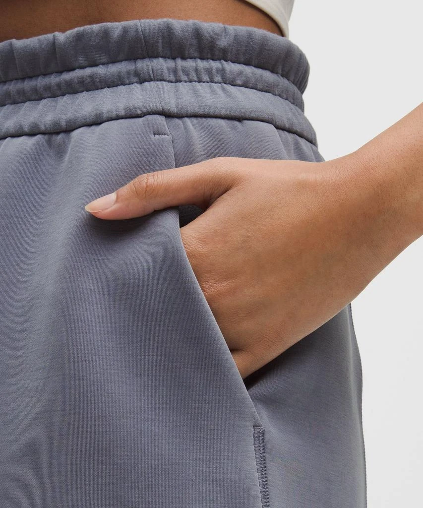 Softstreme High-Rise Short 4" 商品