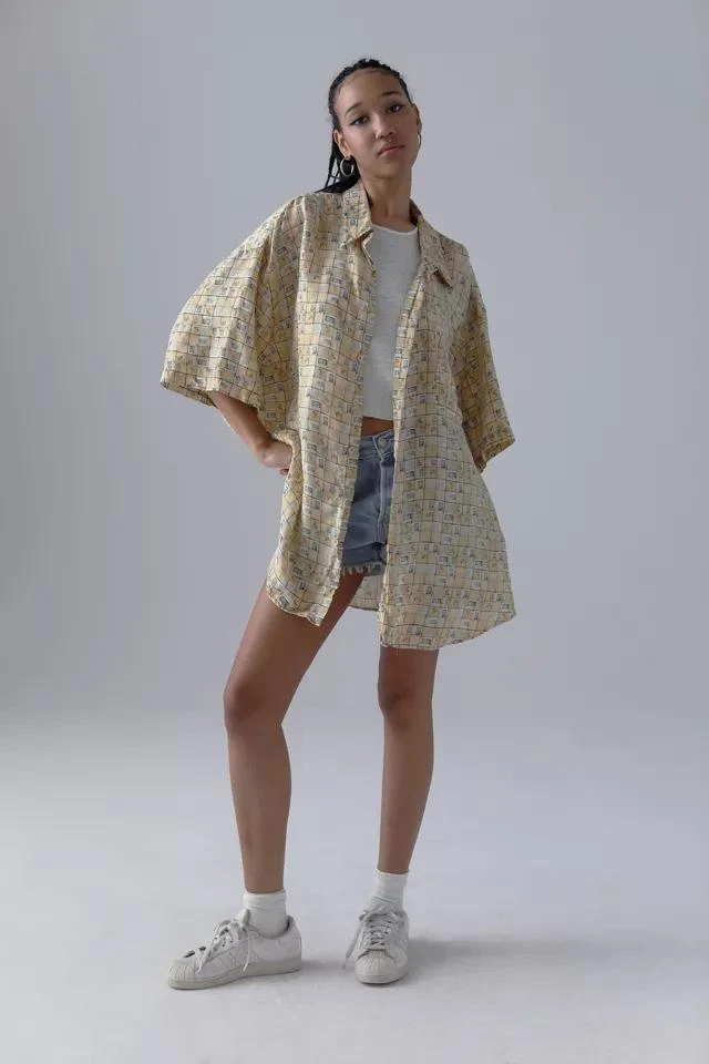 商品Urban Renewal|Urban Renewal Vintage Oversized Printed Silky Shirt,价格¥366,第3张图片详细描述