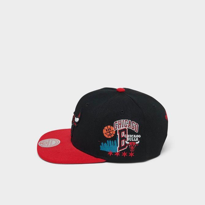 商品Mitchell and Ness|Mitchell & Ness NBA Chicago Bulls Patch Overload Snapback Hat,价格¥177,第5张图片详细描述