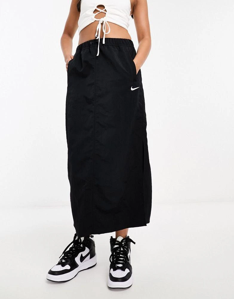 商品NIKE|Nike mini swoosh woven cargo maxi skirt in black,价格¥184,第4张图片详细描述