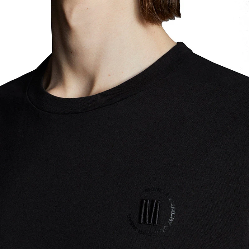 商品Moncler|【预售3-7天】Moncler/蒙克莱 22年秋冬新款 男士黑色纯棉背部饰印纹短袖T恤H10918C00026829H8999,价格¥20875,第6张图片详细描述