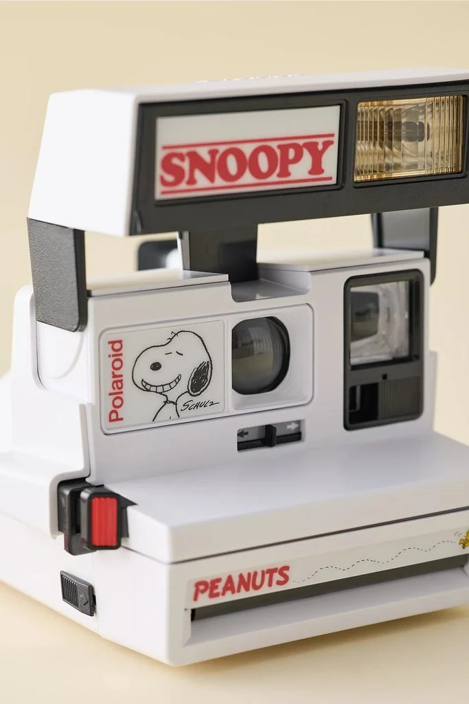 商品Urban Outfitters|Retrospekt X Peanuts Snoopy Polaroid 600 Instant Camera,价格¥1317,第5张图片详细描述