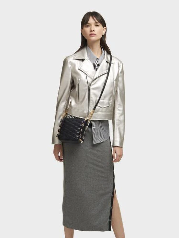 商品DKNY|Diamond Quilted Nappa Chain Small Crossbody,价格¥1502,第2张图片详细描述