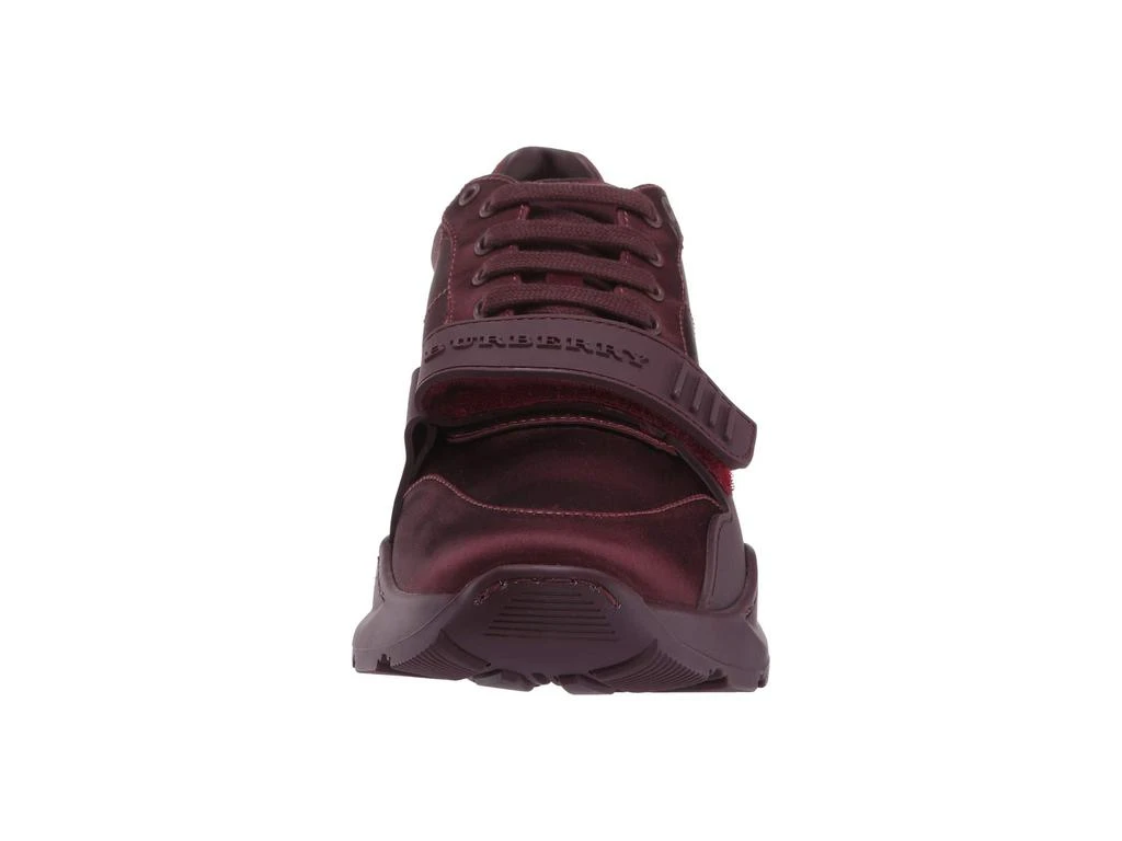 Regis Low Satin 商品