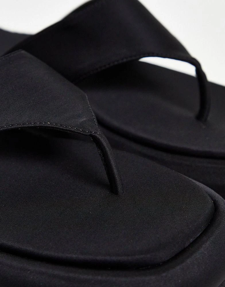 商品ASOS|ASOS DESIGN chunky flip flops in black neoprene,价格¥128,第3张图片详细描述