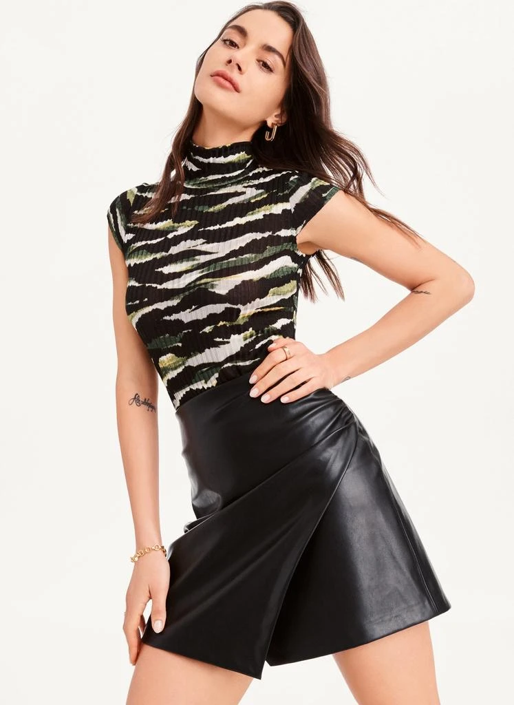 商品DKNY|Wrap Front Ruched Mini Skirt,价格¥751,第3张图片详细描述