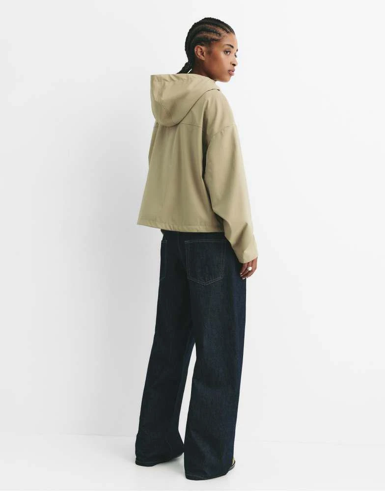 商品Pull&Bear|Pull&Bear Short hooded raincoat in pale green,价格¥471,第3张图片详细描述
