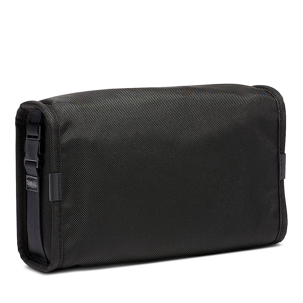 Alpha 3 Travel Toiletry Kit 商品