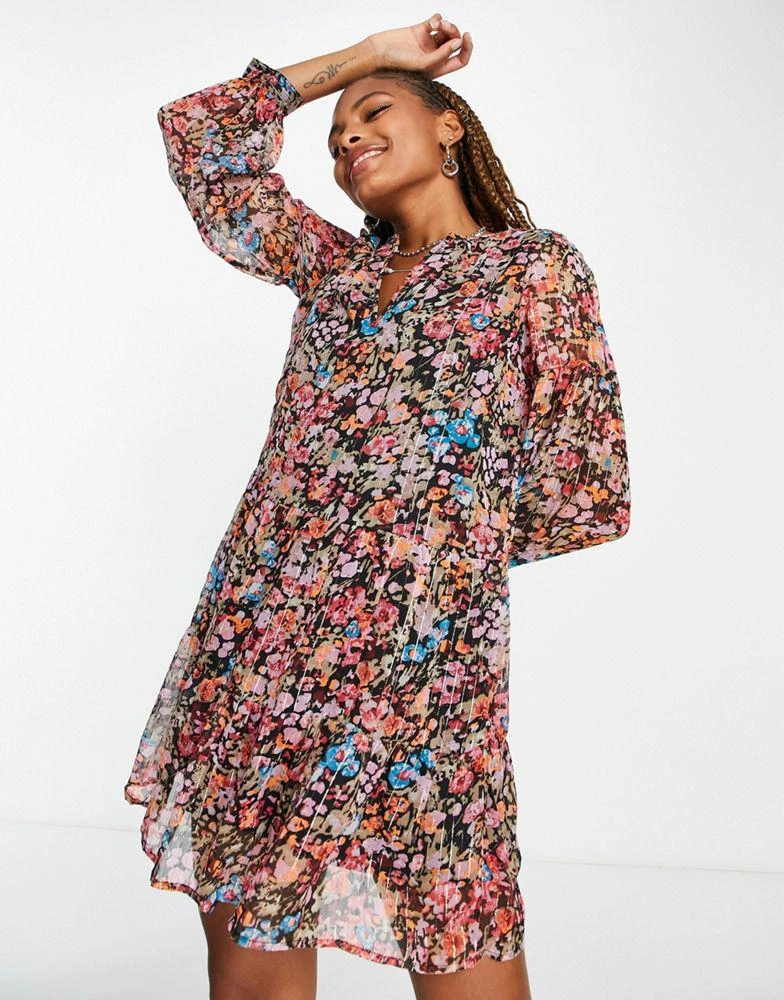 商品VERO MODA|Vero Moda long sleeve floaty v neck mini dress in floral print,价格¥175,第1张图片