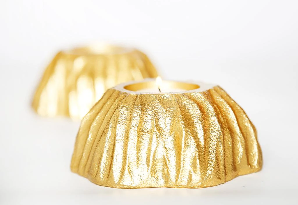 商品Classic Touch Decor|Set of 2 Gold Textured Tea Light Holders,价格¥320,第1张图片