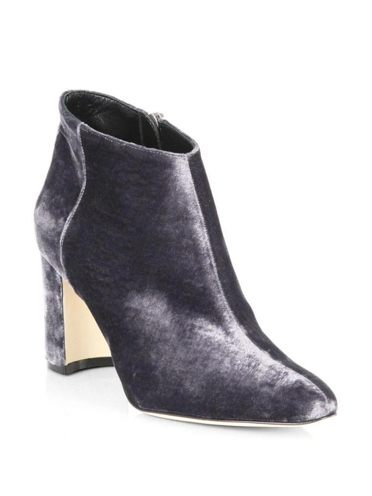 商品Manolo Blahnik|Brusta 丝绒短靴,价格¥2978,第1张图片