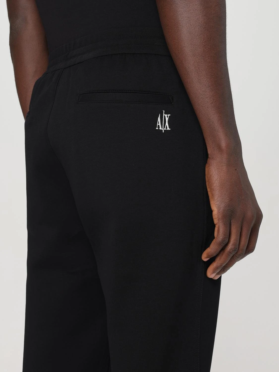 商品【商品预售7天】 Armani Exchange|Armani Exchange 男士休闲裤 XM000373AF10818UC001 黑色,价格¥918,第4张图片详细描述