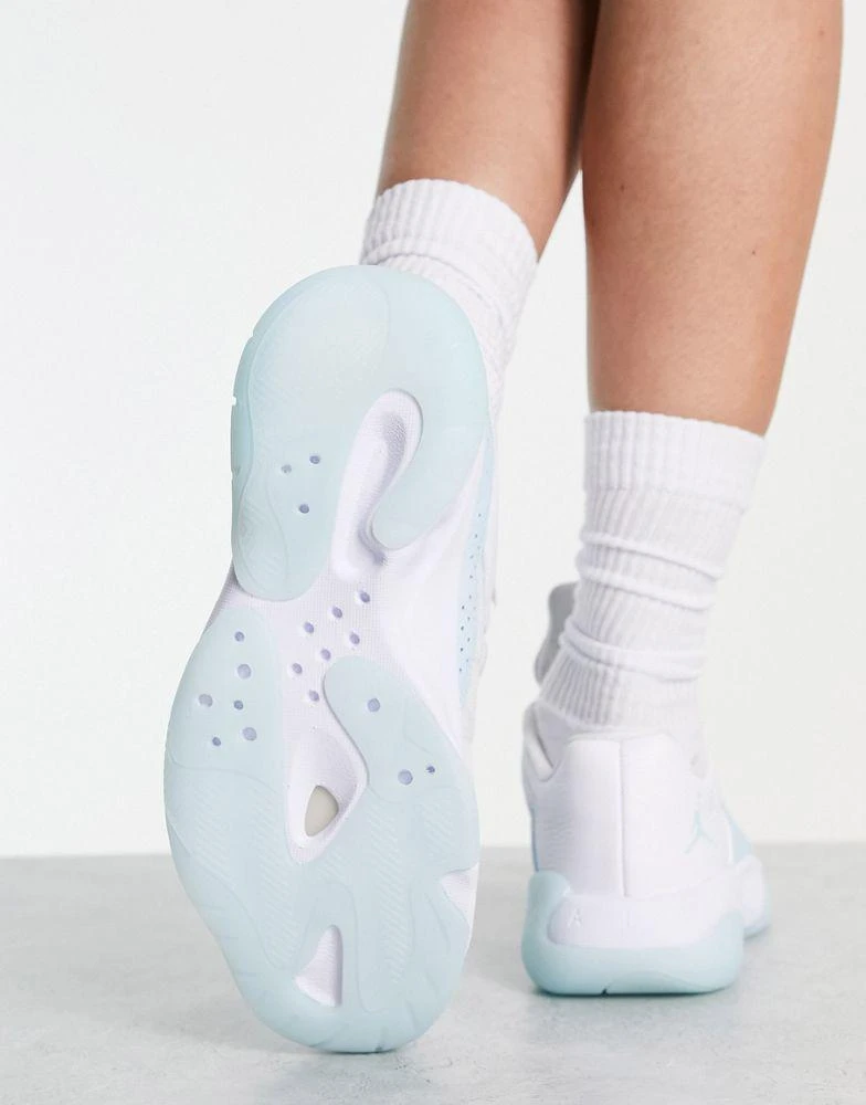 商品Jordan|Air Jordan 11 CMFT Low trainers in white and glacier blue,价格¥511,第3张图片详细描述