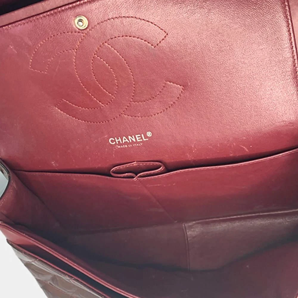 商品[二手商品] Chanel|Chanel Burgundy Patent Leather Classic Flap Jumbo Shoulder Bag,价格¥26708,第5张图片详细描述
