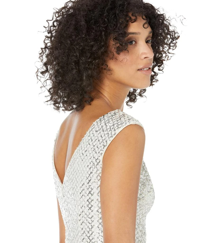 商品Vince Camuto|Extended Cap Sleeve Sequin Bodycon,价格¥1411,第3张图片详细描述