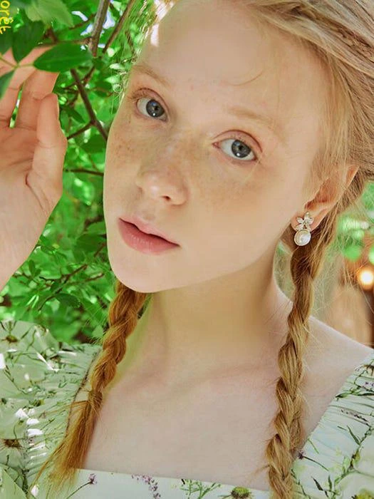 商品IRIS|Petite Foret Petal Pearl Necklace,价格¥661,第3张图片详细描述