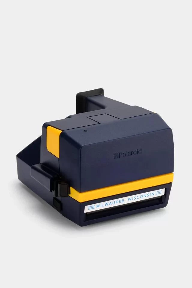 商品Polaroid|Polaroid Milwaukee Flag 600 Instant Film Camera by Retrospekt,价格¥1199,第2张图片详细描述