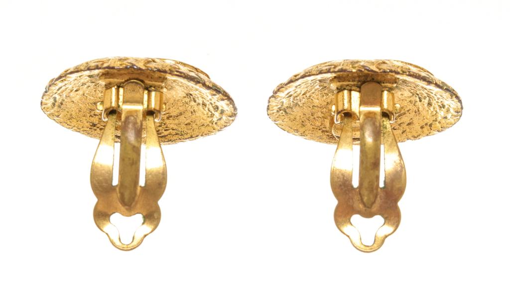 Chanel Gold CC Earrings商品第2张图片规格展示