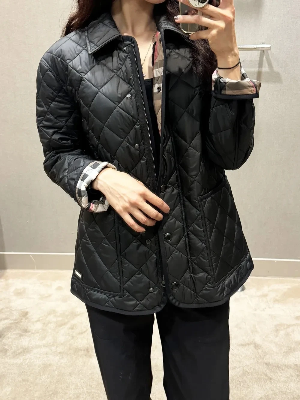 BURBERRY/博柏利 女士黑色聚酰胺贴袋按扣开襟棉服80841941 商品