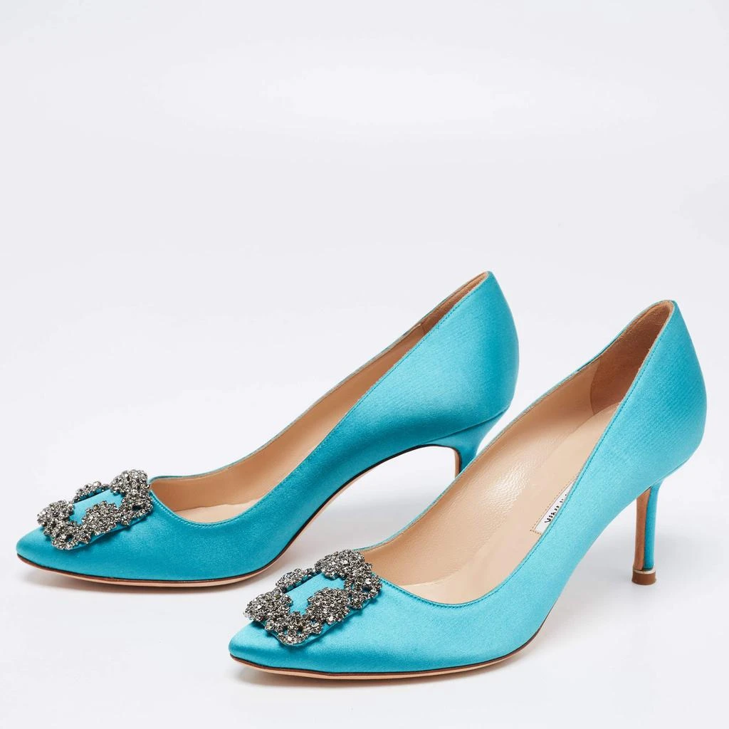 商品[二手商品] Manolo Blahnik|Manolo Blahnik Aqua Blue Satin Crystal Embellished Hangisi Pointed Toe Pumps Size 37.5,价格¥5336,第2张图片详细描述