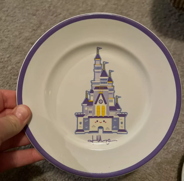 Disney Parks Fantasyland Tiki Room Dumbo Plate Set by Jerrod Maruyama New 商品