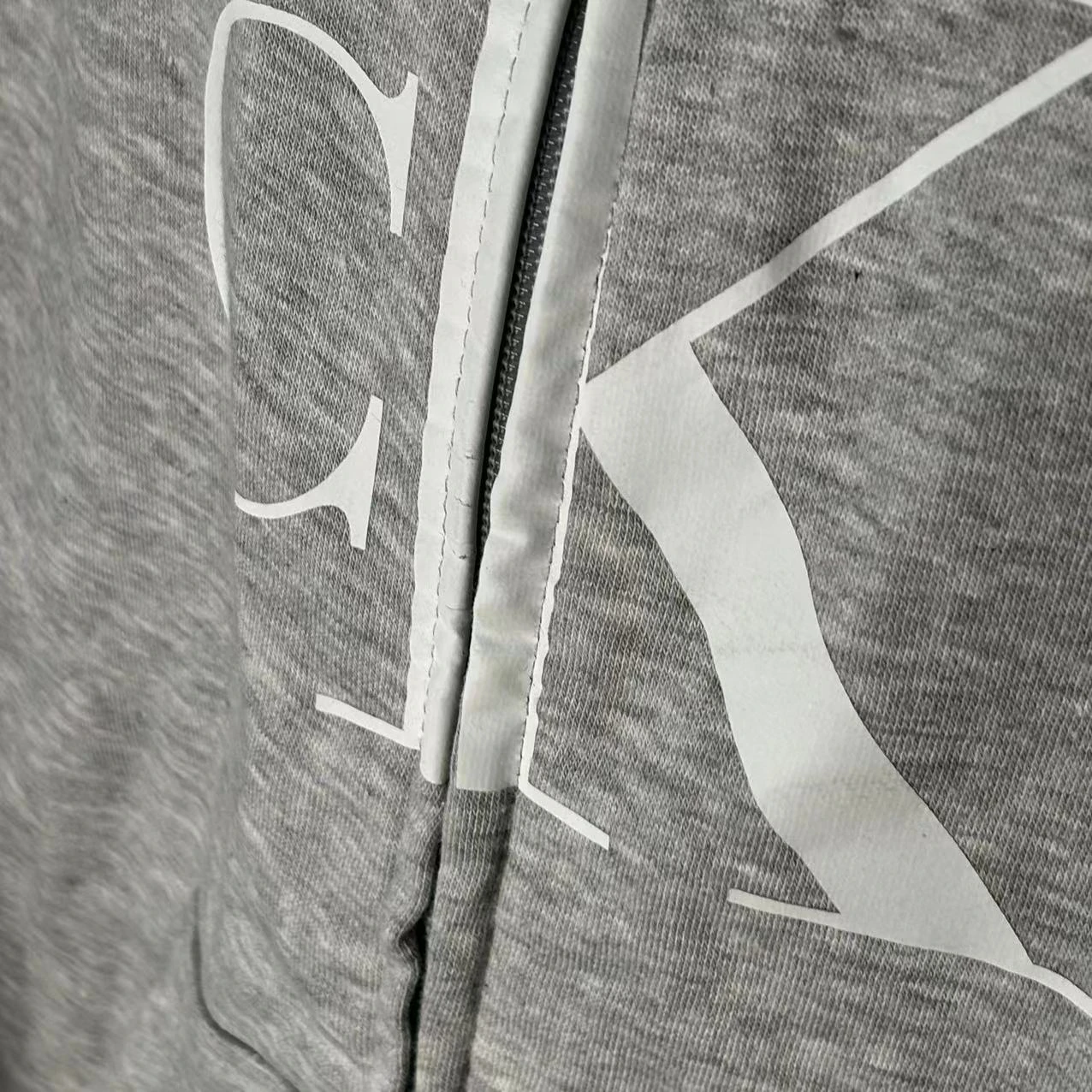 【瑕疵】Calvin Klein Big Girl's Monogram Logo Hoodie 商品