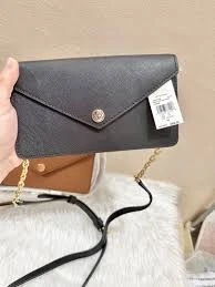 Small Saffiano Leather Envelope Crossbody Bag 商品