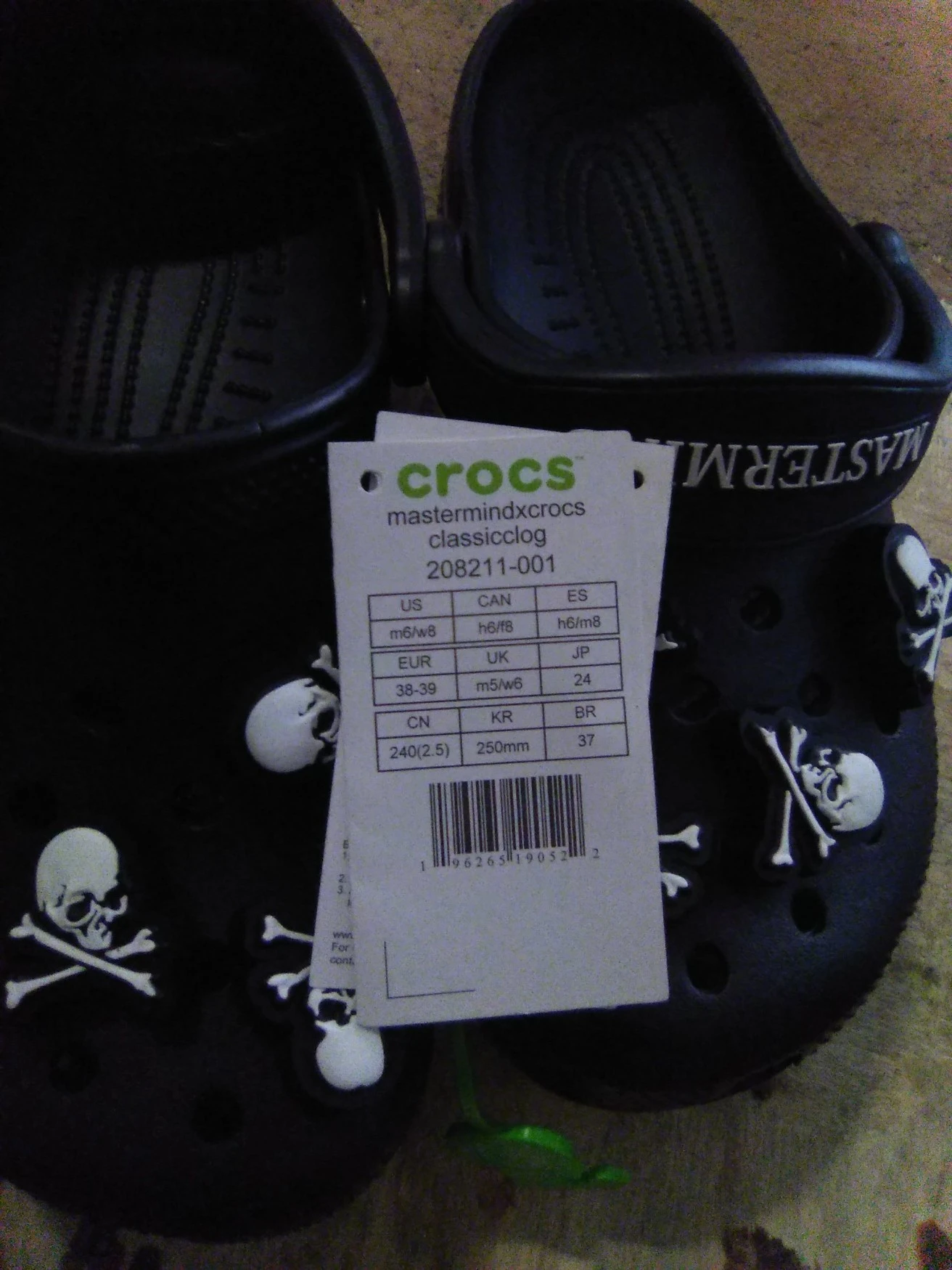 Crocs舒适拖鞋 商品