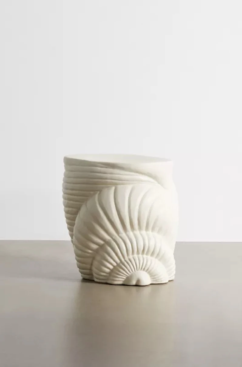 Shell Ceramic Indoor/Outdoor Side Table 商品