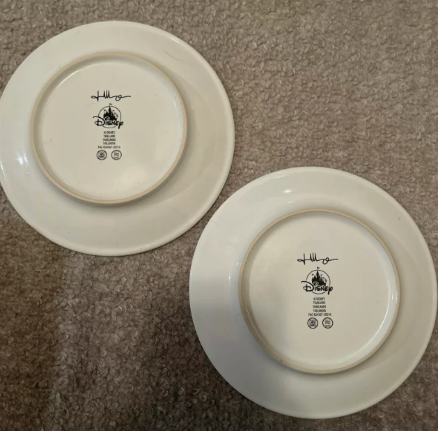 Disney Parks Fantasyland Tiki Room Dumbo Plate Set by Jerrod Maruyama New 商品