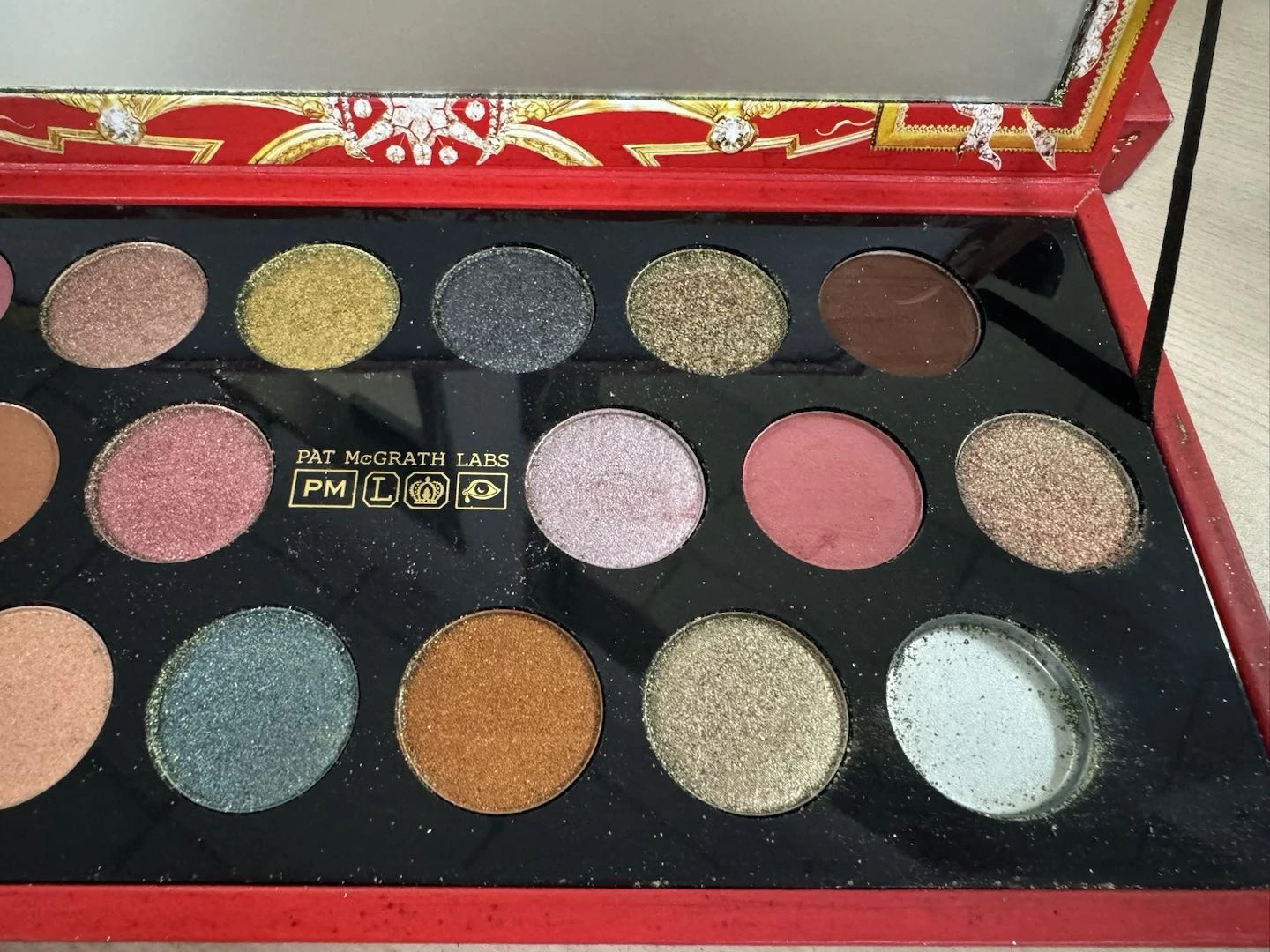 Celestial Odyssey Eye Shadow(缺失一格/漏粉) 商品