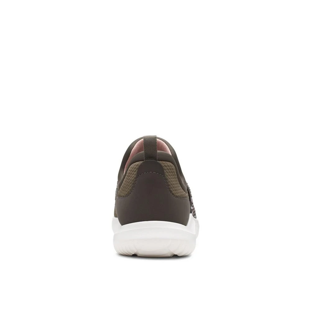 商品Clarks|Women's Cloudstepper Nova Way Slip-on Sneaker,价格¥407,第5张图片详细描述