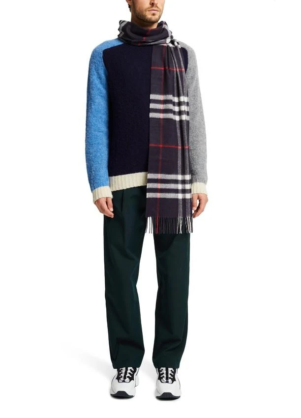 商品Burberry|经典格纹山羊绒围巾,价格¥4760,第1张图片