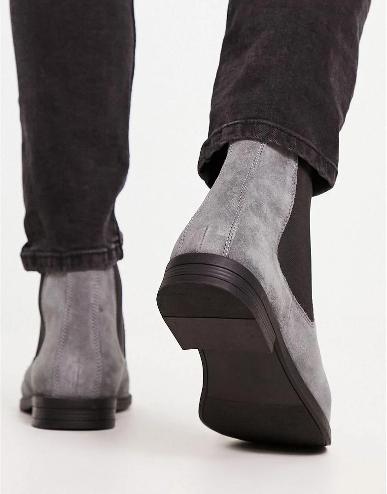 商品ASOS|ASOS DESIGN chelsea boots in grey suede with black sole,价格¥224,第2张图片详细描述