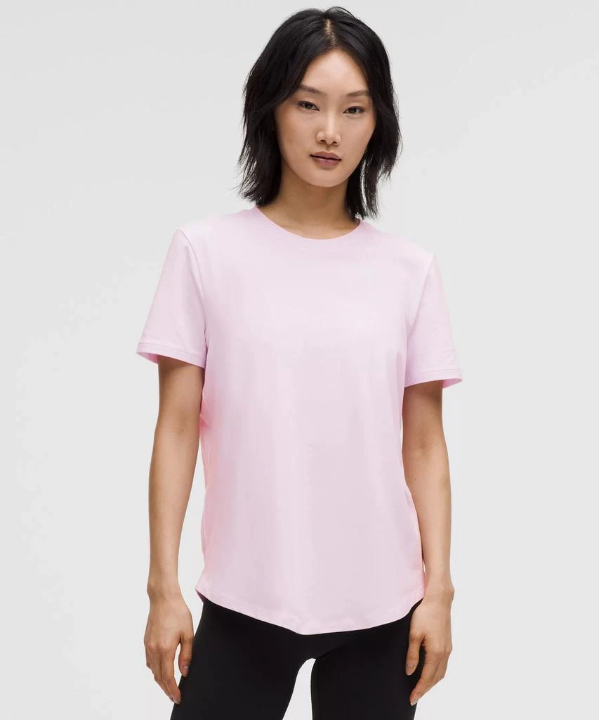 Love Curved-Hem Crewneck T-Shirt 商品