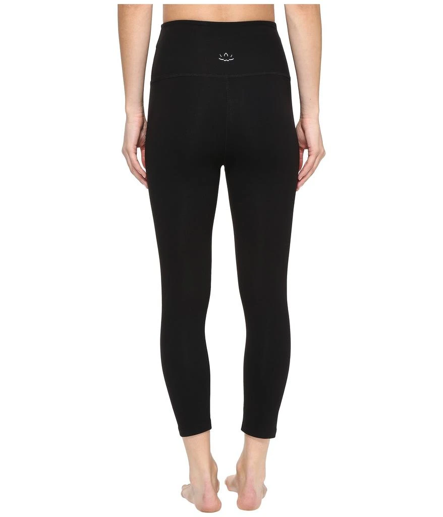 商品Beyond yoga|High-Waisted Capri Leggings,价格¥598,第3张图片详细描述