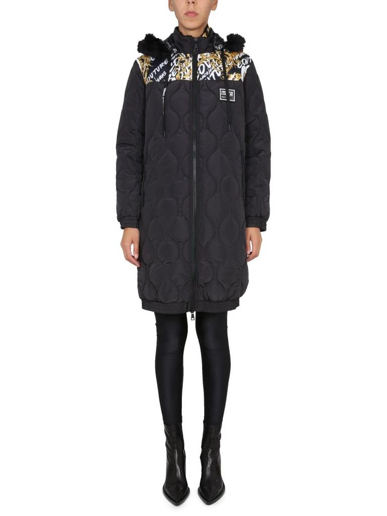 商品Versace|Versace Jeans Couture Baroque Detailed Hooded Parka,价格¥4511,第3张图片详细描述