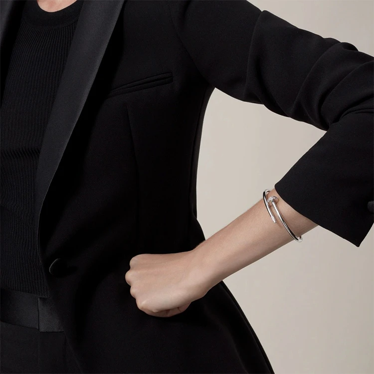 商品[国内直发] Cartier|CARTIER卡地亚 Juste un Clou系列 JUSTE UN CLOU经典款镶钻 钉子造型 18K白金 手镯 女款,价格¥91727,第11张图片详细描述