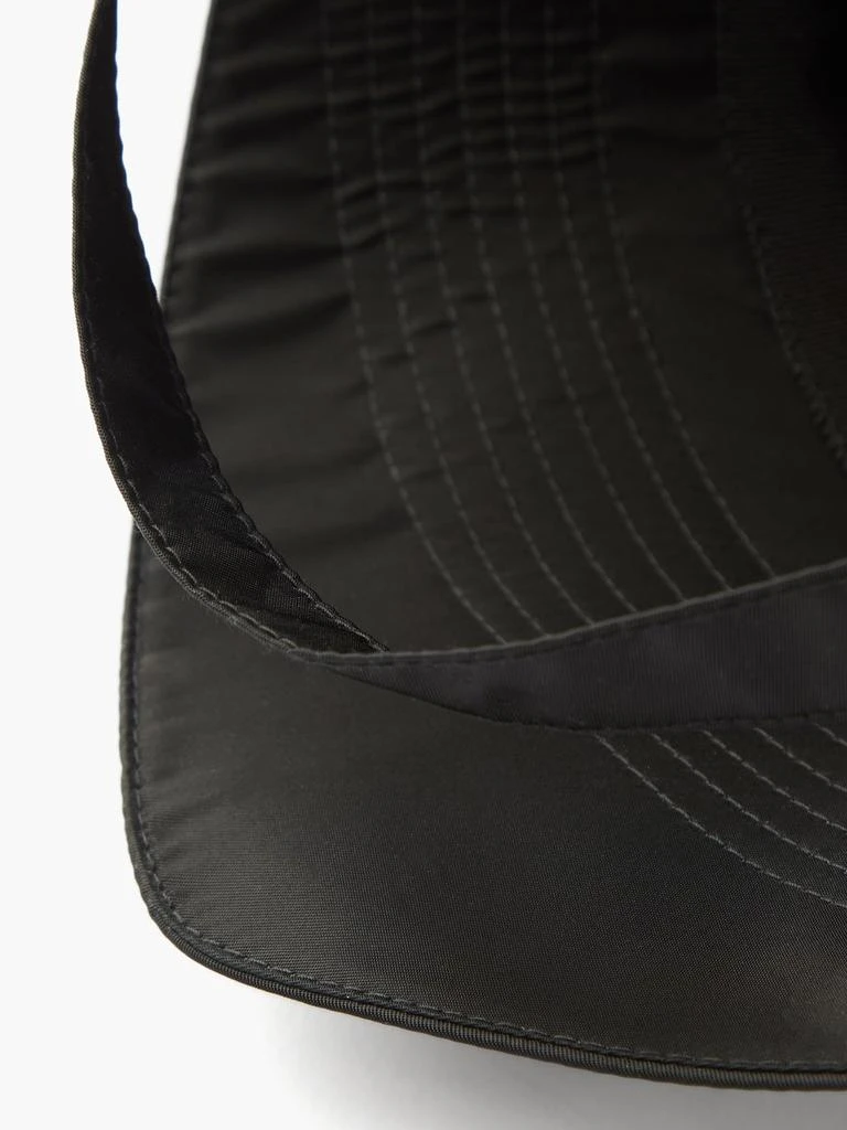 商品Prada|Triangle-logo zip-pouch nylon bucket hat,价格¥2242,第5张图片详细描述