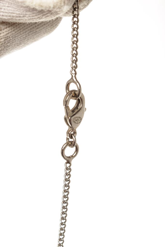 Chanel Silver CC Logo Rhinestone Necklace商品第5张图片规格展示