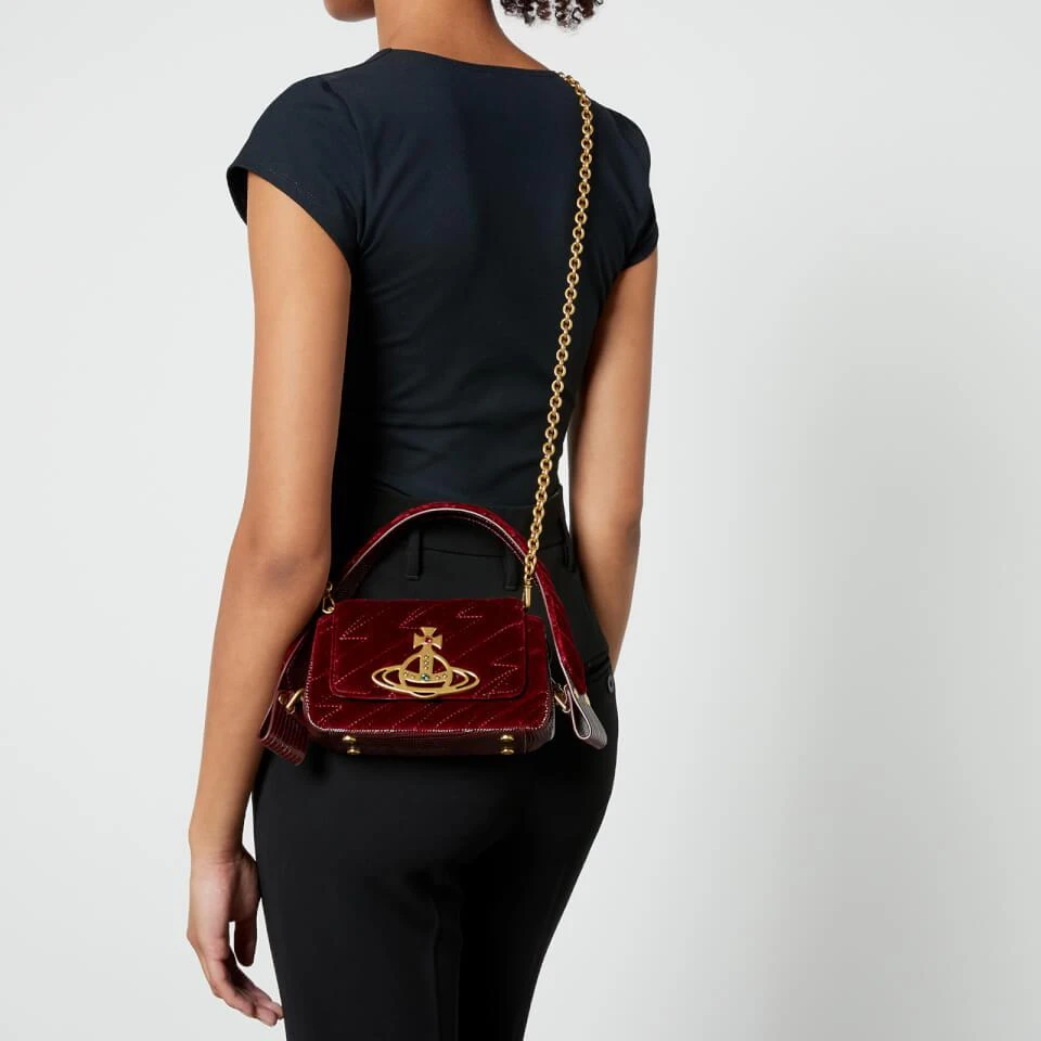 商品Vivienne Westwood|Vivienne Westwood Hazel Quilted Small Shoulder Bag,价格¥3838,第2张图片详细描述